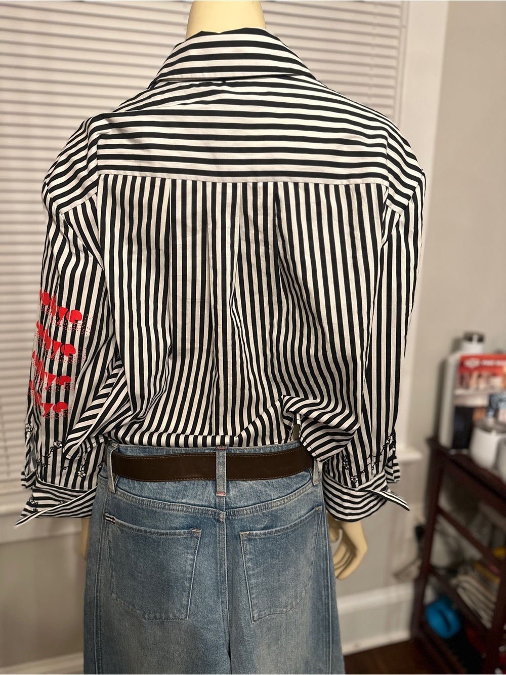 Alice + Olivia Black & White Striped Graphic Button-Up with Attached Tie - Picture 5 of 8
